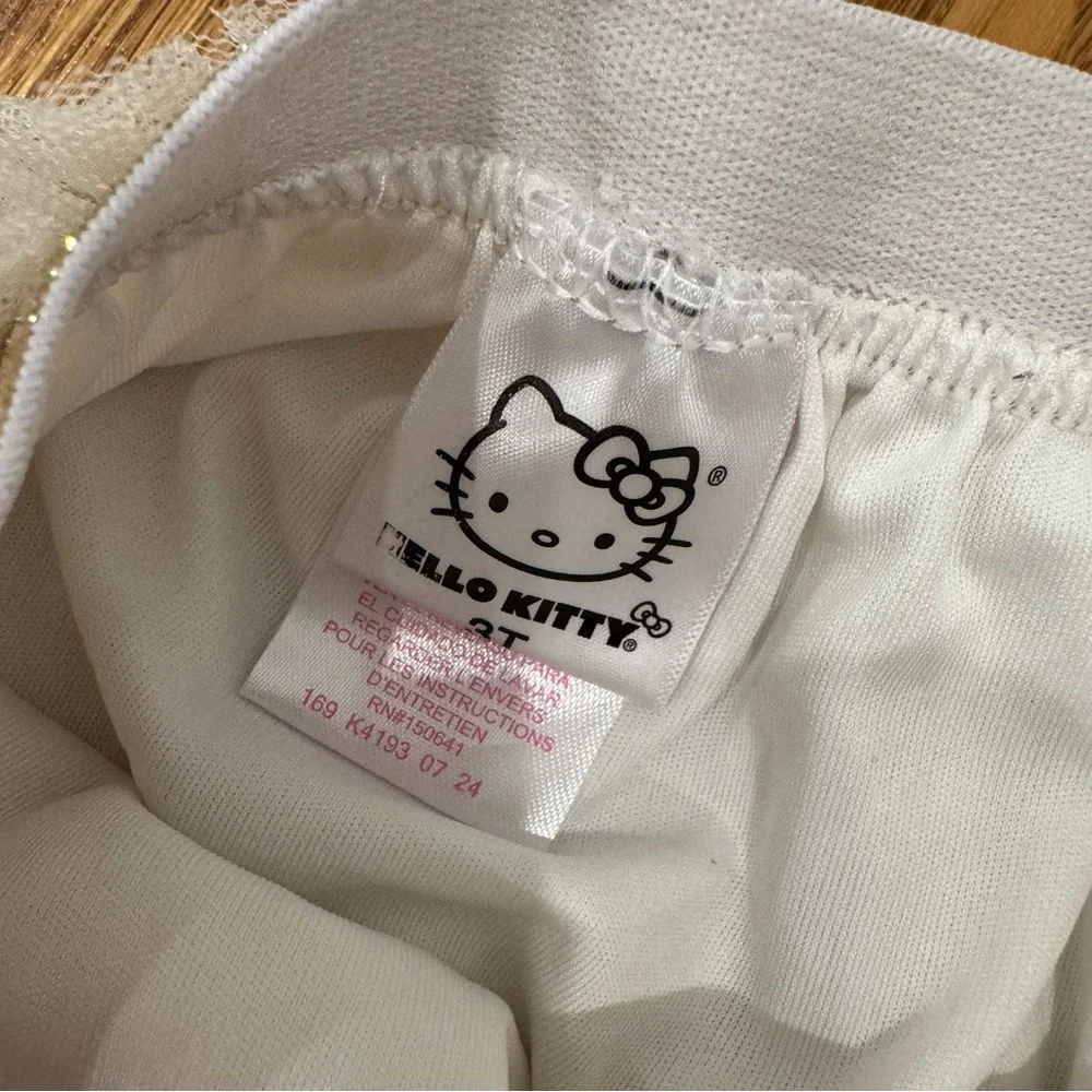 Hello Kitty Cream/gold skirt & top! Sz 3t NWOT